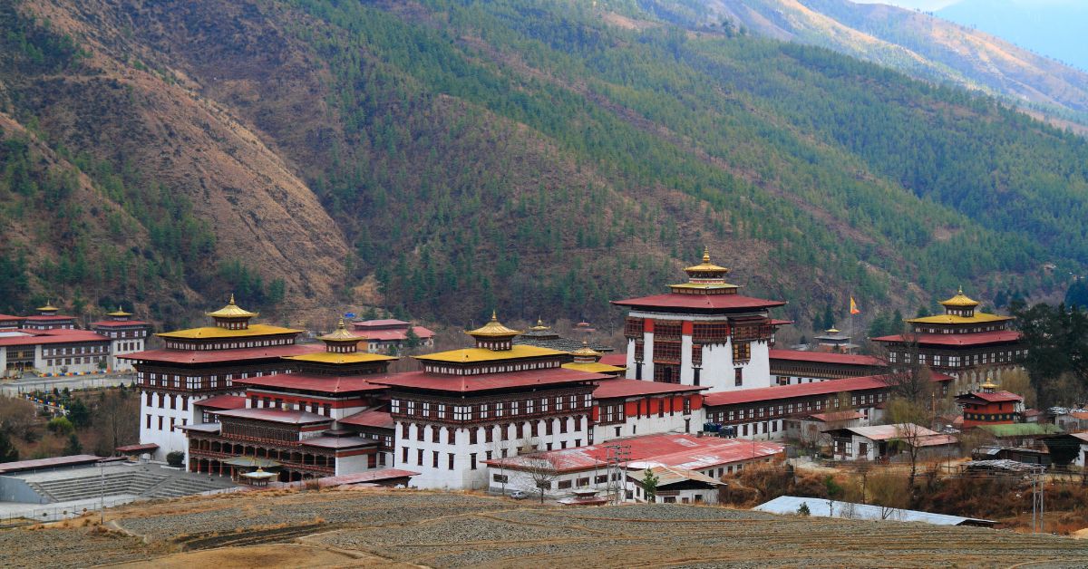 Tashichho Dzong - KAMAKHYA TOURS AND TRAVELS Blog